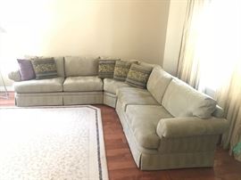 Large Sectional Sofa, LIKE NEW!
