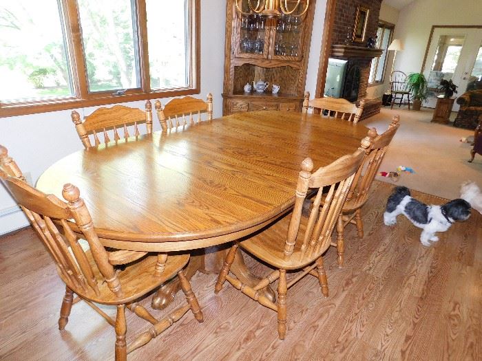 AMISH OAK TABLE & 6 CHAIRS