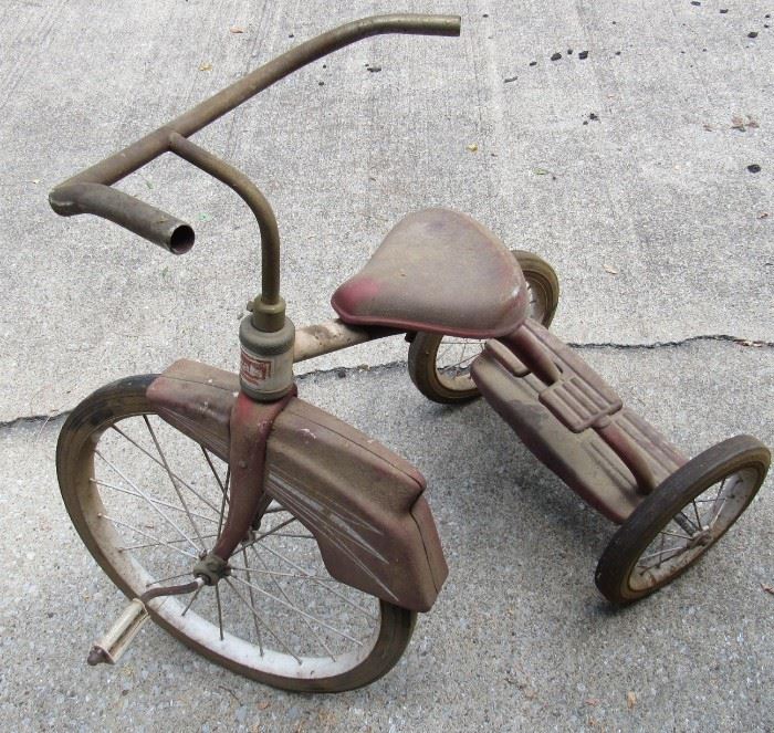 Sears Little Red Tricycle (all original, barn find) - Look at that beautiful fender!