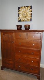 mission style Bedroom set, purchased From  the Amish store in Crystal Lake, 6 pieces