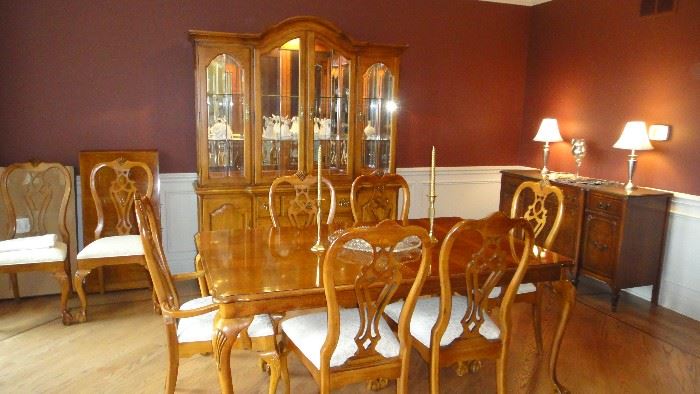 Thomasville dining room set, matching Chiba cabinet with table and chairs
