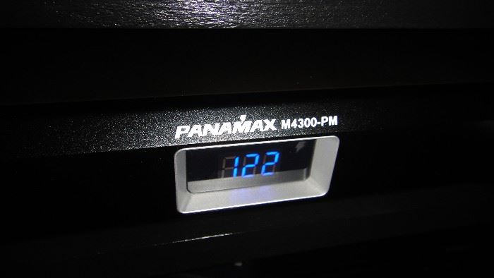 Panamax M4300-PM, electronic power protector 