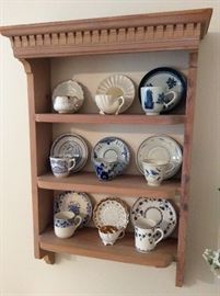WALL RACK WITH CUP & SAUCER COLLECTION
