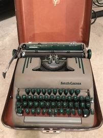 Awesome Vintage Smith Corona Typewriter