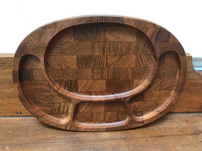 SET OF 8 DIVIDED WOODEN PLATES FROM DENMARK