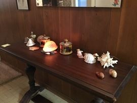 Nice library table, nautical items