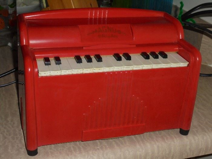 RARE vintage MAGNUS electric organ (works)