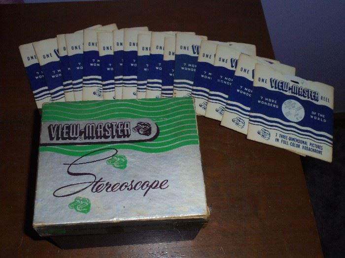 1960's View-Master w/16 view cards  in original box  works perfectly 