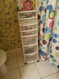 PLASTIC PULL OUT DRAWER CABINET