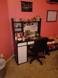 BED ROOM DESK