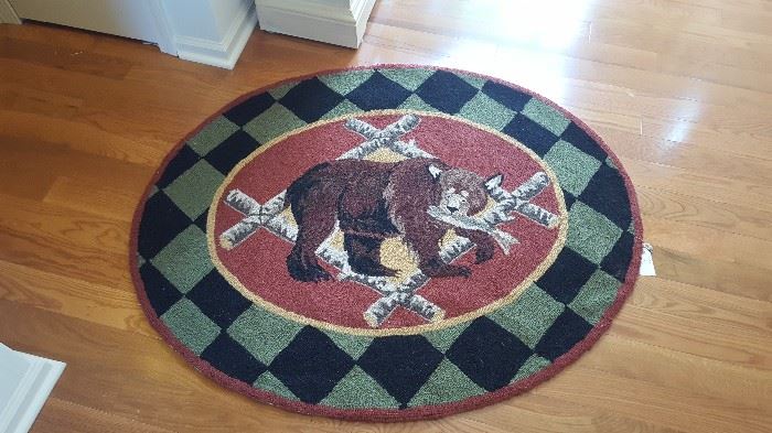Bear round rug