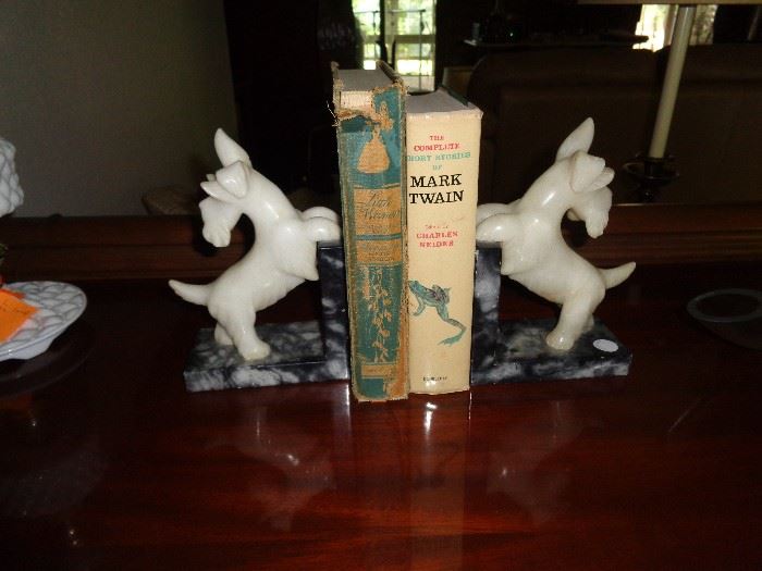 love these scotty marble book ends