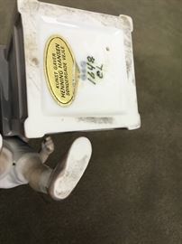 Stamp on bottom of figurine B and G #1648