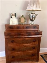 Antique chest of drawers
