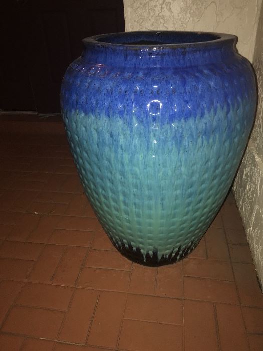 Tall vase multiple glazed, 24” x 34”.
Can be used as a fountain!