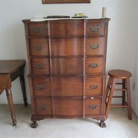 Kling Furniture Co. mahogany bedroom chest 