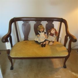 Old settee, more dolls