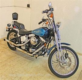 991 FXSTS Soft Tail Springer Harley Davidson Motor Cycle

20,000 Original Miles

Medium Loud Pipes otherwise Stocked

Located Inside – Auction Estimate $6000-$10000 