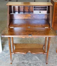 ANTIQUE Quartersawn Oak Ladies Slant Front Desk
Located Inside – Auction Estimate $100-$300
