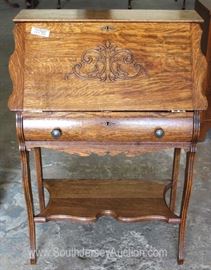 ANTIQUE Quartersawn Oak Ladies Slant Front Desk
Located Inside – Auction Estimate $100-$300

