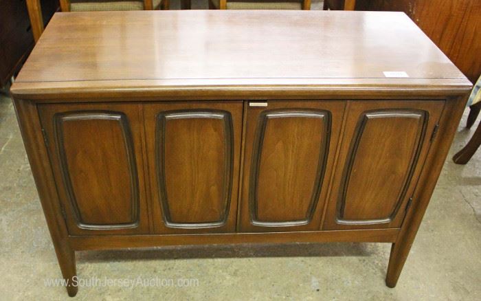 Mid Century Modern Danish Walnut 2 Door Fitted Server by “Broyhill Furniture”
Located Inside – Auction Estimate $200-$400
