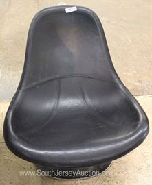 Modern Swivel Club Chair
Located Inside – Auction Estimate $200-400
