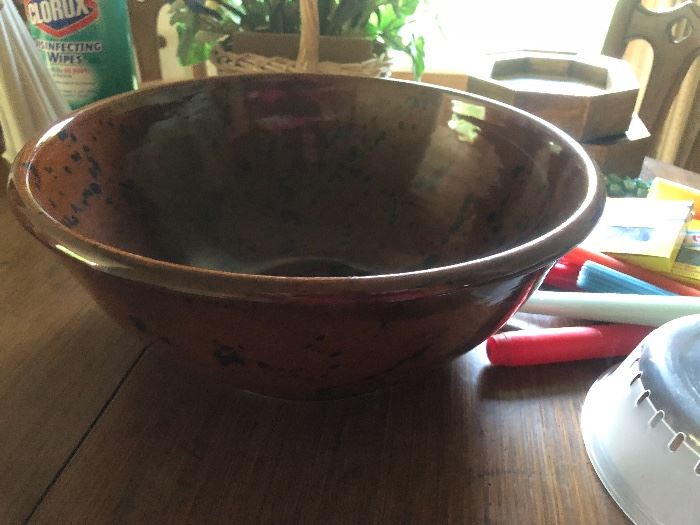 Art pottery mixing bowl