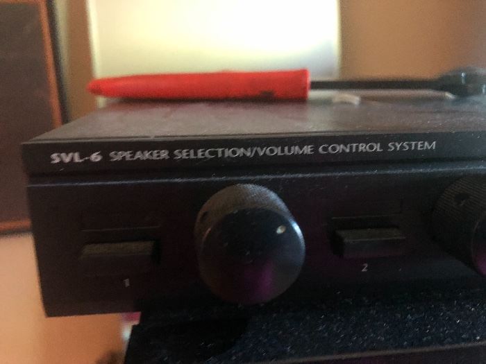 Niles SVL-6 Speaker selection volume control system