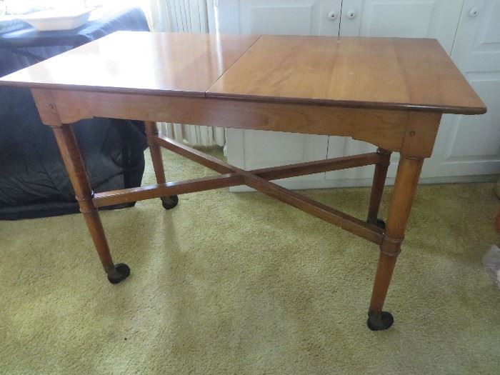 MID-CENTURY SERVING TABLE
STICKLEY
