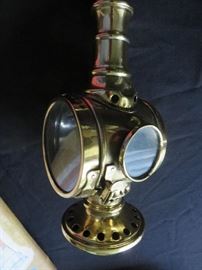 ANTIQUE COACH LAMP
