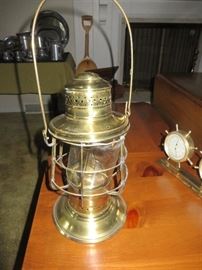 SOLID BRASS DECK LANTERN
SPINNING & STAMPING COMPANY   NY
