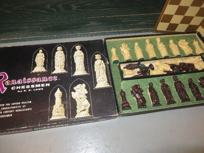 VINTAGE CHESS GAME