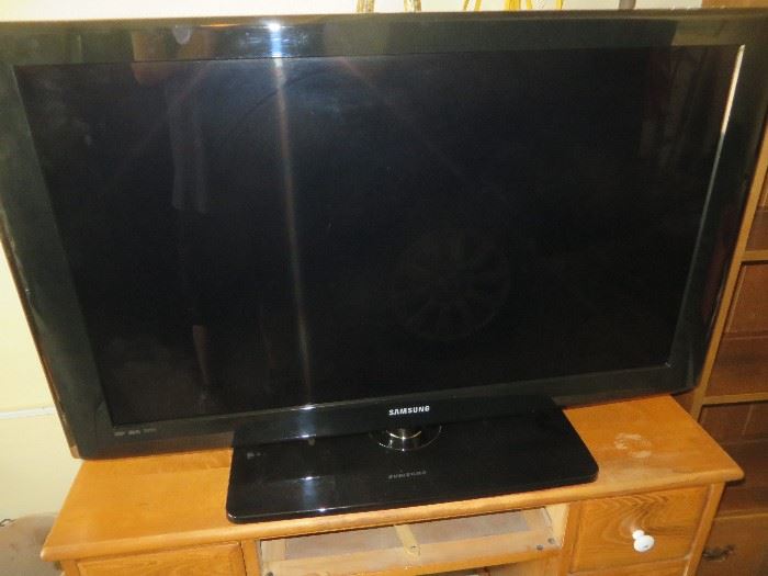 40 INCH LCD   TV     
SAMSUNG
