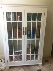 White utility/toiletry cabinet