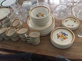 Vitage, Retro Mikassa Stone Manor Florabunda 