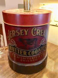 Cookie-tin lamp