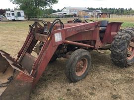 International 2444 Runs Great With Bucket