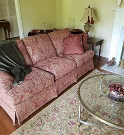 Flexsteel sofa, round gold/silver coffee table