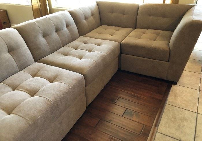 Sectional Sofa Joanthan Lewis 5 pieces (Like New) 
