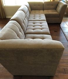 Sectional Sofa Joanthan Lewis 5 pieces (Like New)