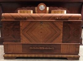 Lane Waterfall Hope/Cedar Chest w Built-in Clock