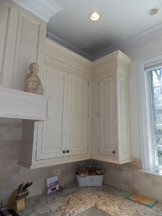 Huge Newer White Woodmode Kitchen For Sale 

Ready For Removal June 15th

112 inch tall , 

uppers are 59 tall if you remove the crown can make them 50 inch tall

Kitchen Is 13ft by 16ft

All Appliances But The Stove . 48 Inch Sub-Zero Fridge / Freezer

Comes With Island And All Granite 

 $10.900.00 obo
