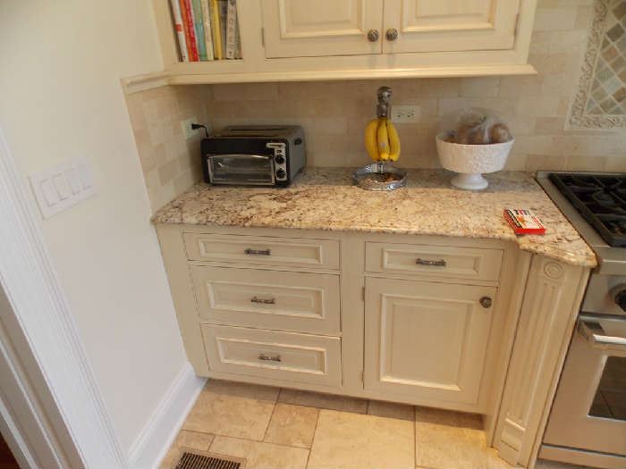 Huge Newer White Woodmode Kitchen For Sale 

Ready For Removal June 15th

112 inch tall , 

uppers are 59 tall if you remove the crown can make them 50 inch tall

Kitchen Is 13ft by 16ft

All Appliances But The Stove . 48 Inch Sub-Zero Fridge / Freezer

Comes With Island And All Granite 

 $10.900.00 obo
