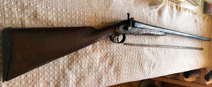 1880'S 12 Gauge Double Barrel Hammer style shotgun w very collectible packing rod in excellent shape by W. Richards-great article of History