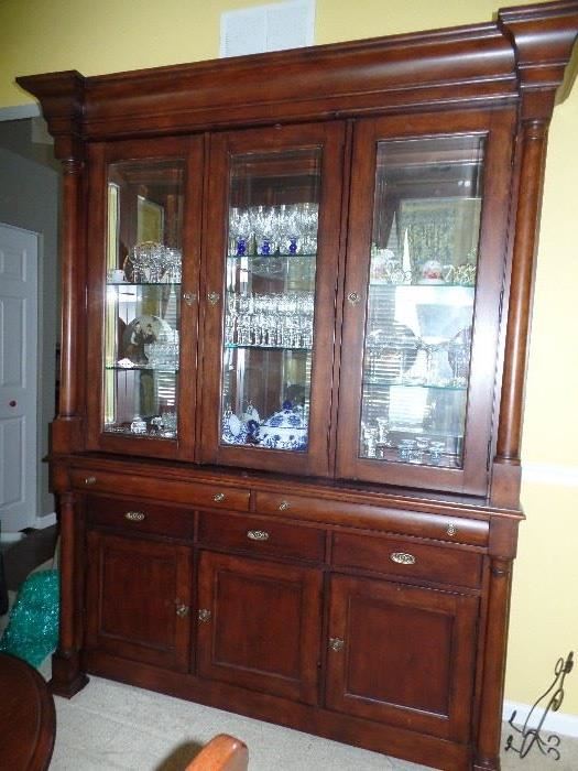 Bassett Furniture - Beautiful lighted dining room cabinet  w/silverware drawer