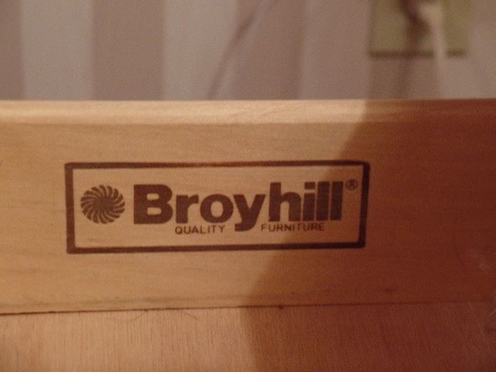 Broyhill bedroom set
