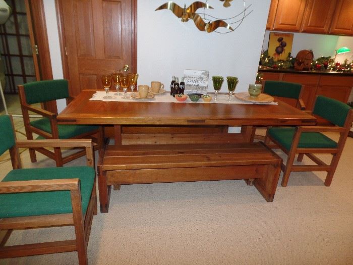 Solid wood table w/2 benches and 4 chairs - Great Condition