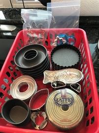 LOTS OF PROFESSIONAL BAKEWARE
