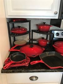 LE CREUSET RED COOKWARE - SHELVES ARE ALSO LE CREUSET