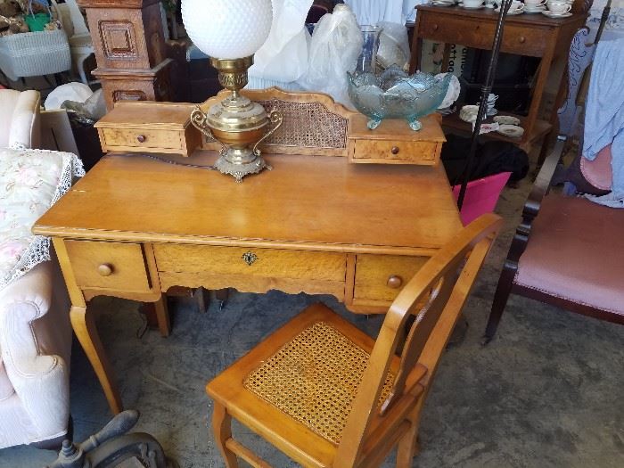 Bird's eye maple dressing table and matching chair and Victorian lamp
